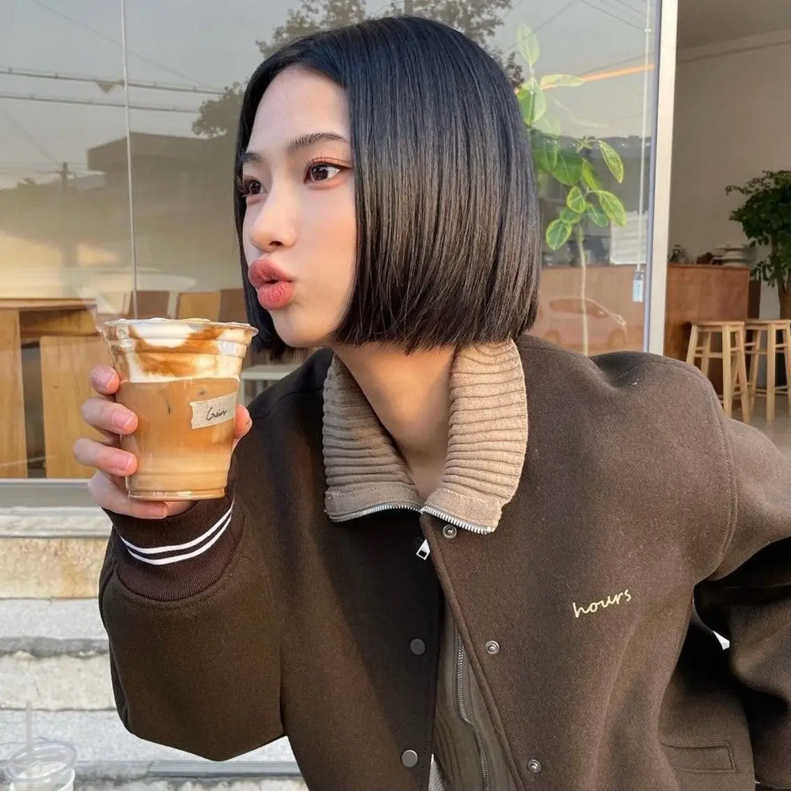 ショート カラー 切りっぱなしボブ 透明感カラー ボブ 顔まわりレイヤー 顔周りカット nonoka オリーブ/レイヤーのヘアスタイル