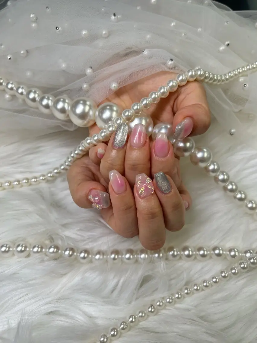 ネイル フレンチネイル ジェルネイル ガラスフレンチ 韓国ネイル マグネットネイル Queeens nailのネイルデザイン