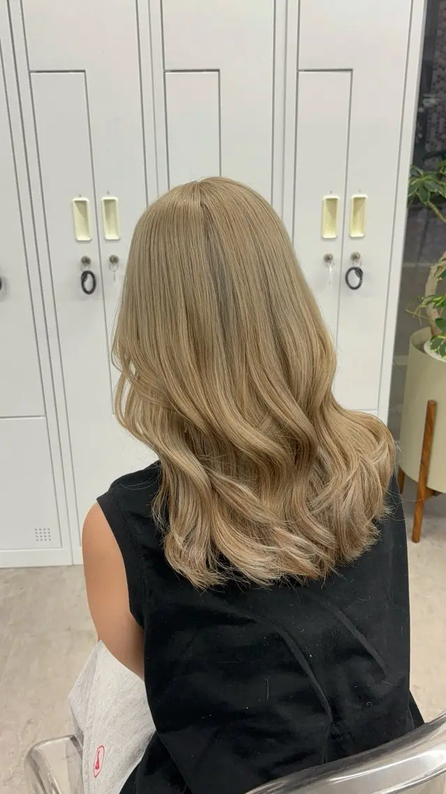 セミロング 長谷川 日南のヘアスタイル