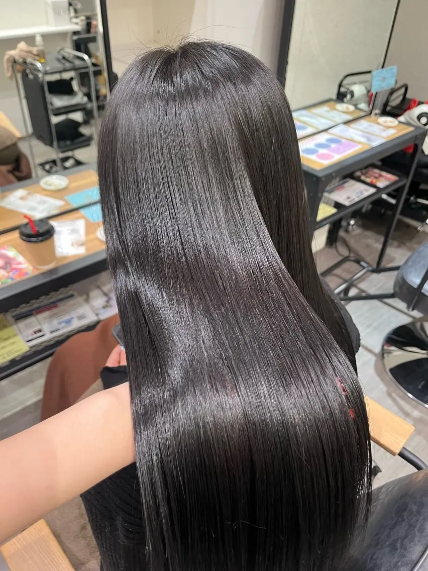 ロング カラー 黒髪 ブルーカラー ブルーブラック ヘアカラー cocotte🫧 kotomiのヘアスタイル