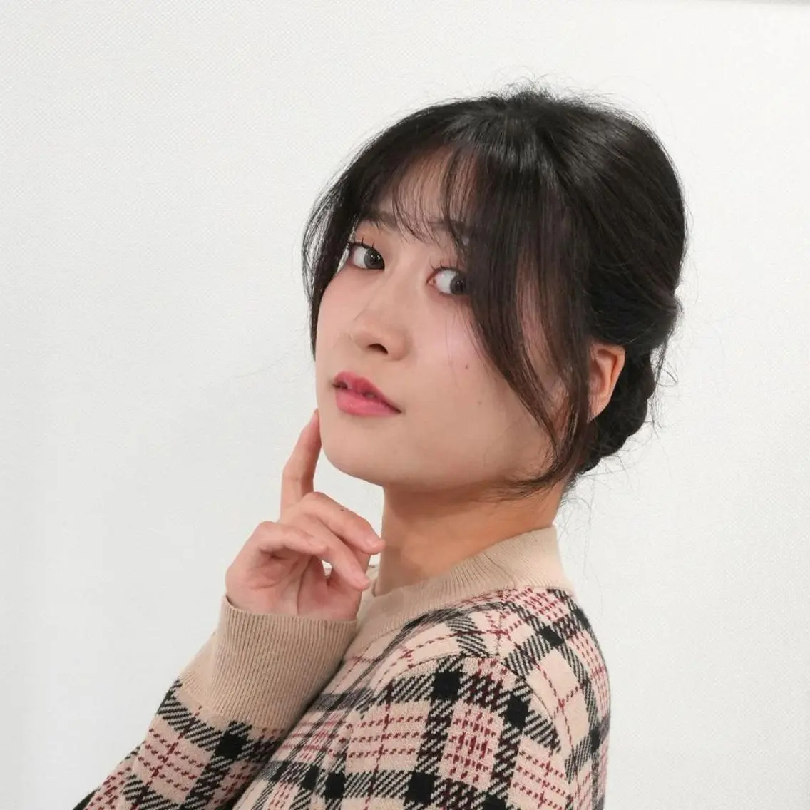 カラー ヘアアレンジ 黒髪 ブラウンカラー ダークブラウン ❇️安達 優心❇️ レイヤー/艶髪特化のヘアスタイル