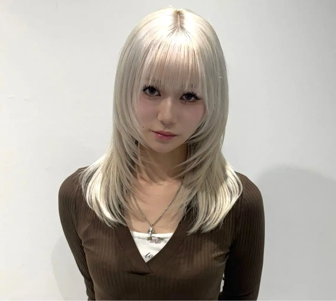 ミディアム ミディアムレイヤー レイヤーカット カット ヘアカラー 佐々木 哲太のヘアスタイル