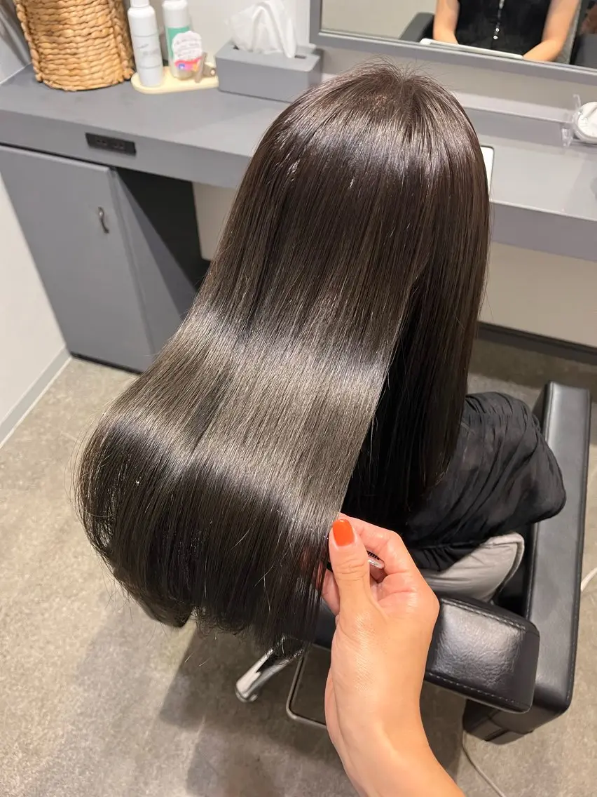 ロング カラー パーマ ロング 縮毛矯正 カット ヘアカラー 縮毛矯正 堀越 エリのヘアスタイル