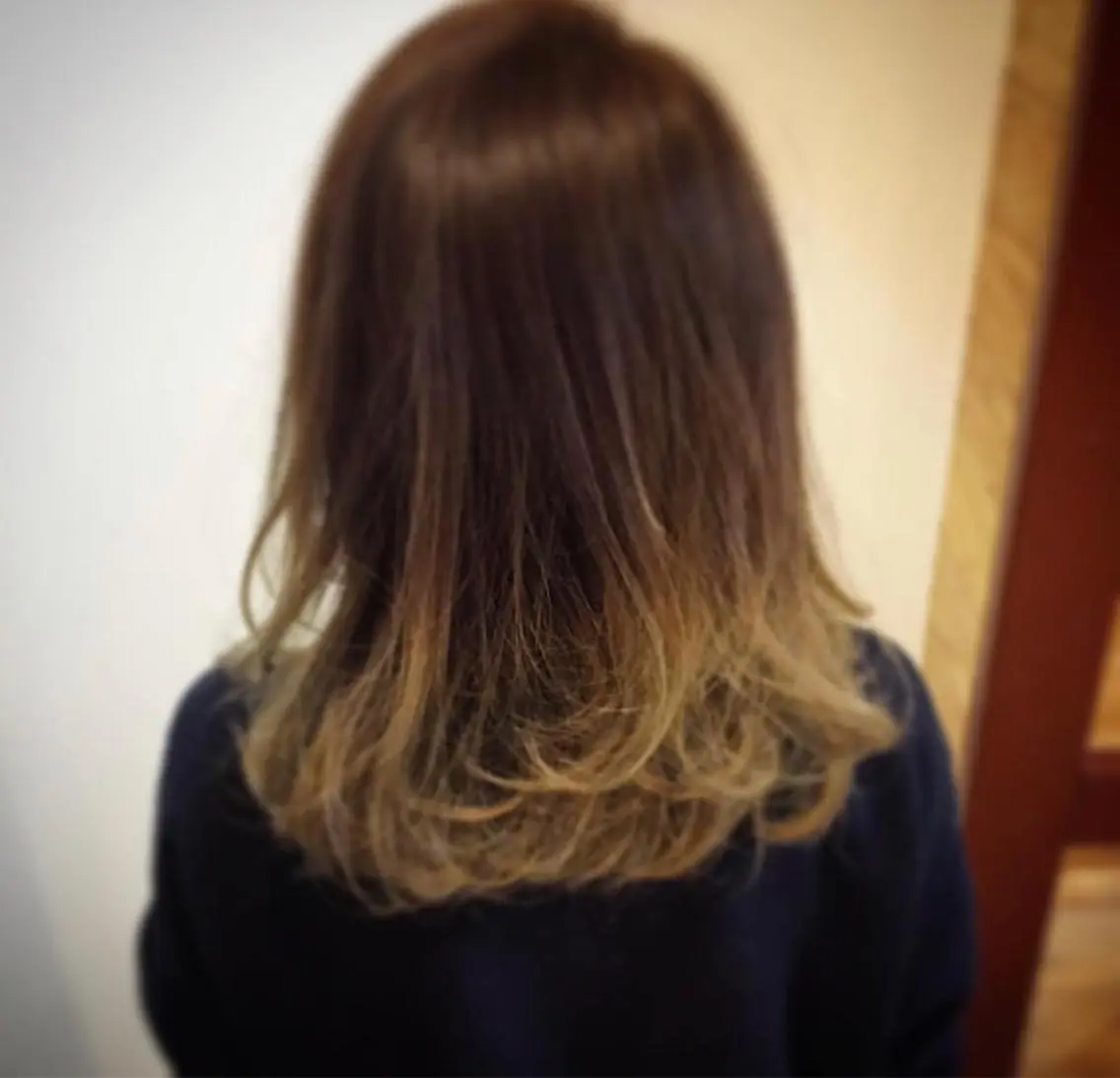 ミディアム カラー ブリーチ グラデーションカラー メッシュ 花田 みなみのヘアスタイル