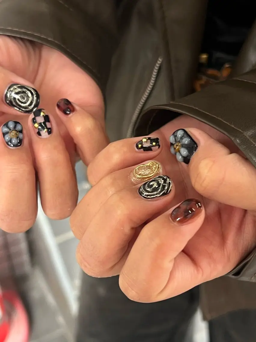 ネイル ハンドネイル Hata nail 🎀個性派ニュアンスのネイルデザイン
