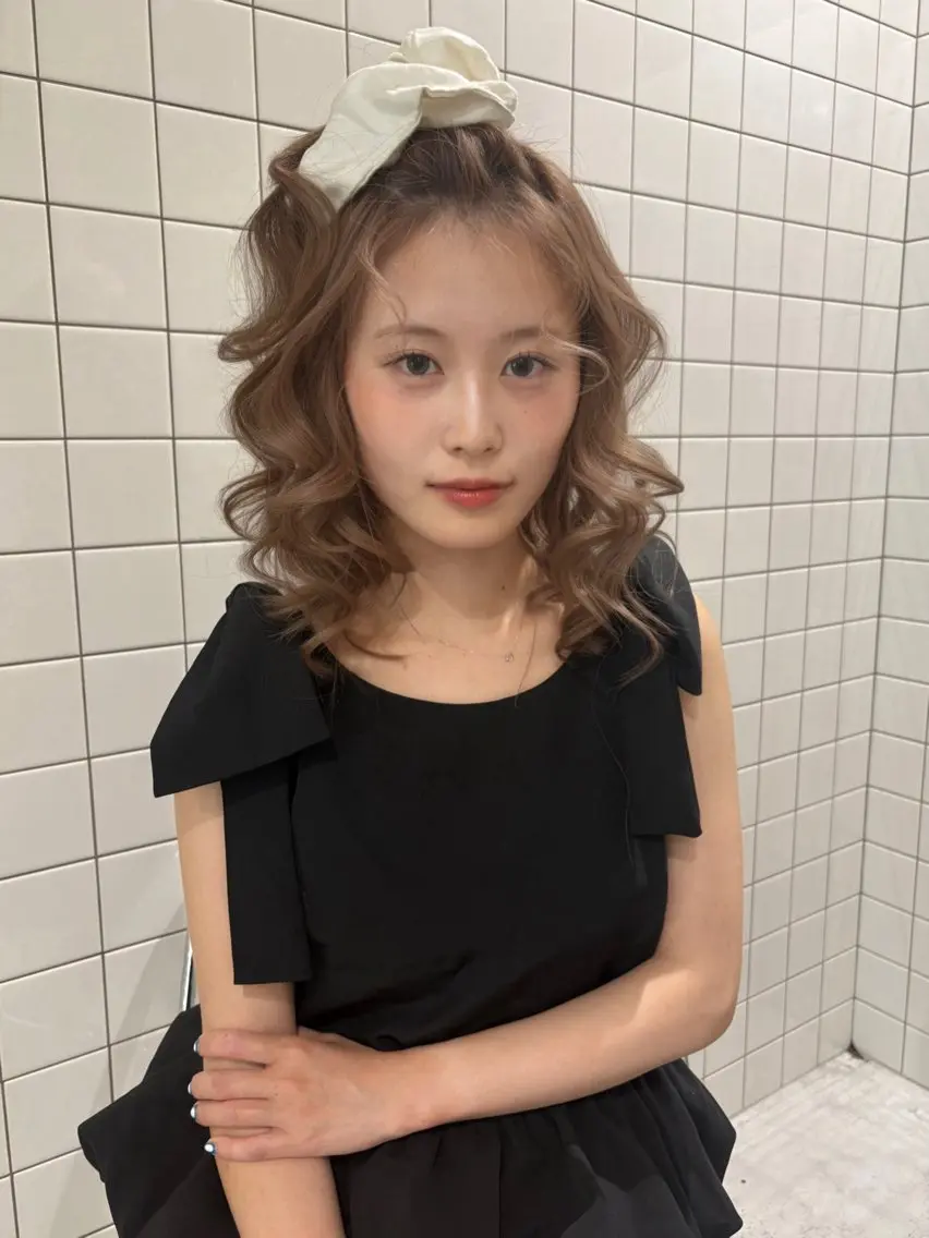 ミディアム カラー ヘアアレンジ ベージュカラー ブリーチ ケアブリーチ 透明感カラー グレージュ カット ヘアカラー トリートメント kanami/ 中崎町美容室のヘアスタイル