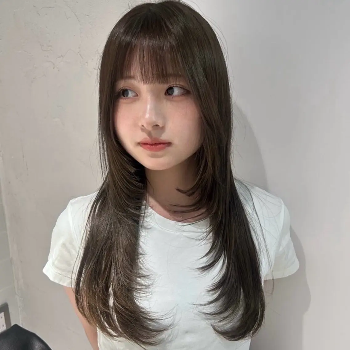ロング カラー ベージュカラー オリーブベージュ レイヤーカット カット ヘアカラー ナチュラル/パーマ カラー/yukaのヘアスタイル