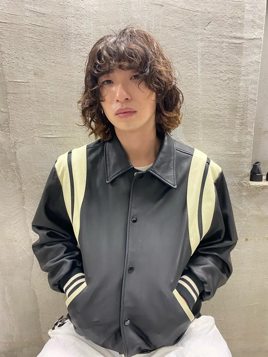 ミディアム パーマ メンズ ミディアムパーマ メンズパーマ ボブ カット パーマ パーマ、髪質改善 カズマのヘアスタイル