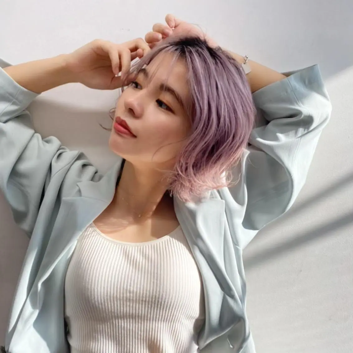ショート パープルカラー ショートヘア 齋藤 尋真のヘアスタイル