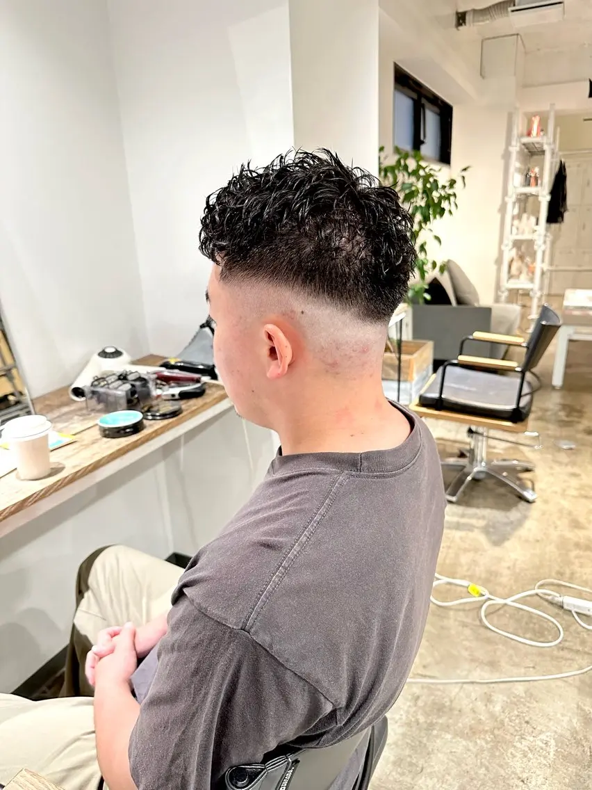 メンズ フェードカット メンズパーマ スキンフェード 刈り上げ 骨格補正施術/メンズ 専門美容師/YUYAのヘアスタイル