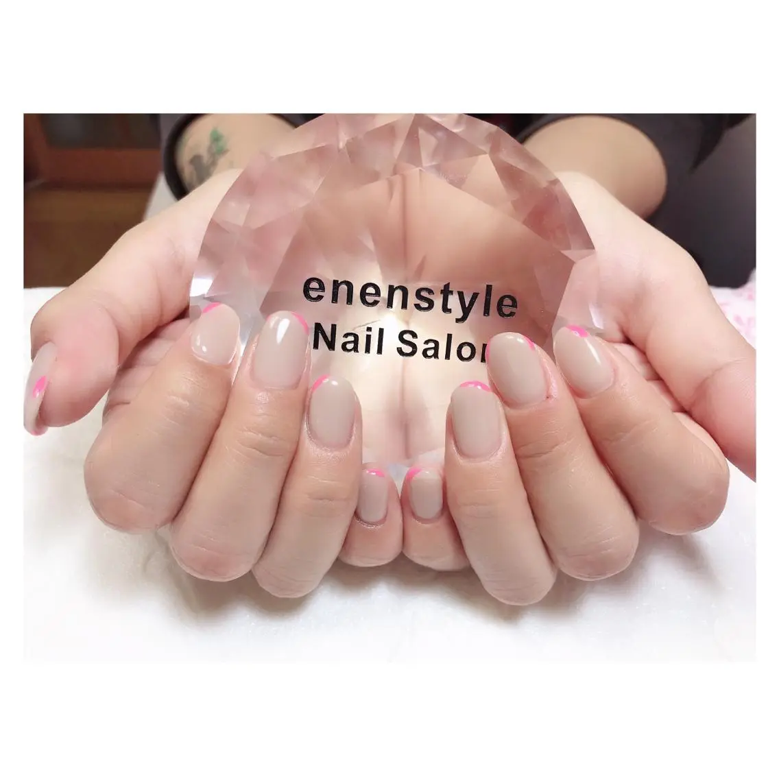 ショート ネイル フットネイル ジェルネイル ニュアンスネイル オフィスネイル ピンク ハンドネイル 🐾enen style 🐾のネイルデザイン