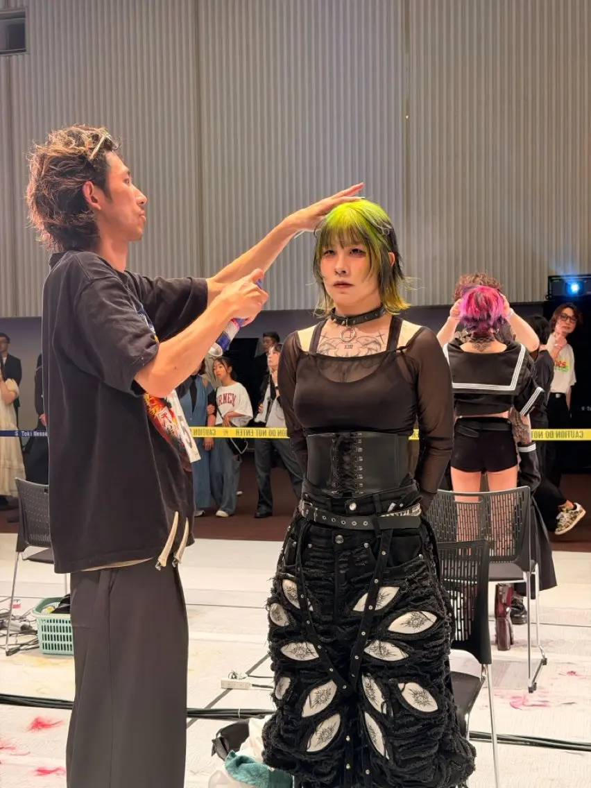 ミディアム ヘアカラー バレイヤージュ ブリーチ特化のヘアスタイル