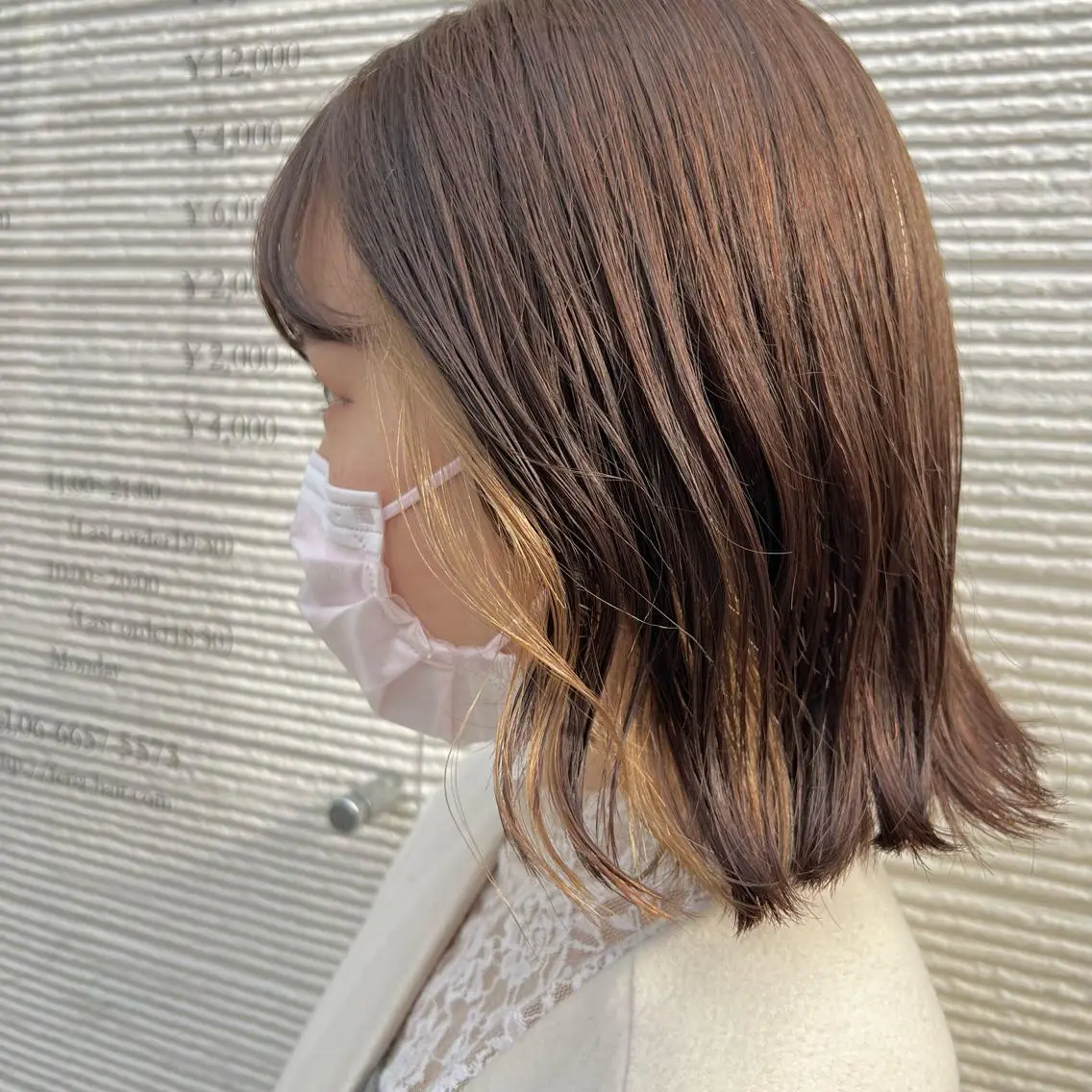 ミディアム カラー ベージュカラー ブリーチ イヤリングカラー ,comma momoka🪄のヘアスタイル