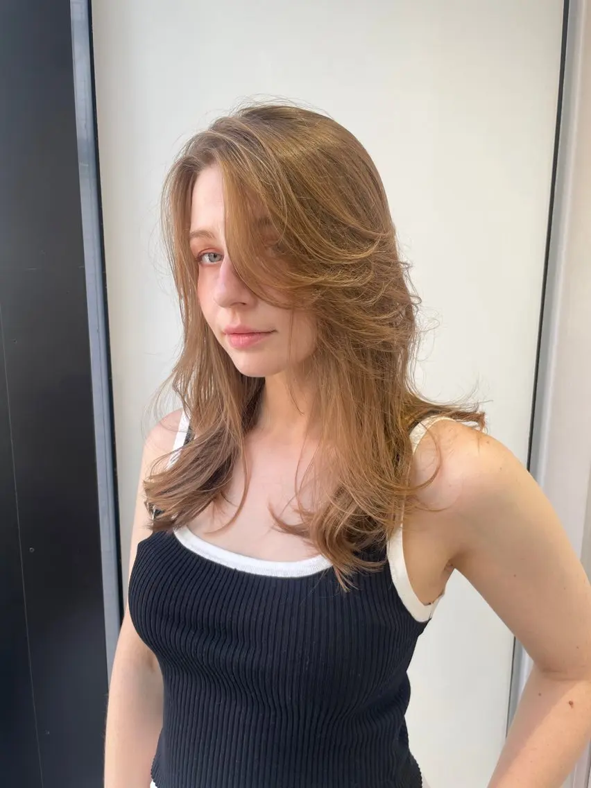 ミディアム 顔まわりレイヤー レイヤーカット 海外レイヤー/赤み 消しカラー/上原聖奈のヘアスタイル