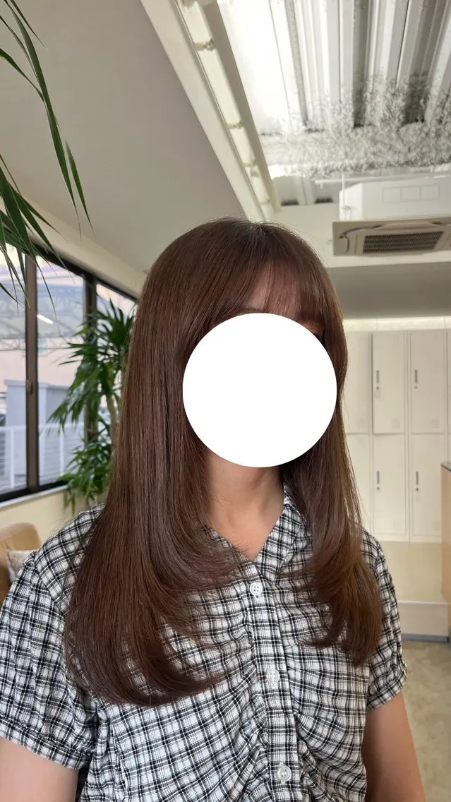 ロング HONOKA/ ハイトーン艶カラーのヘアスタイル
