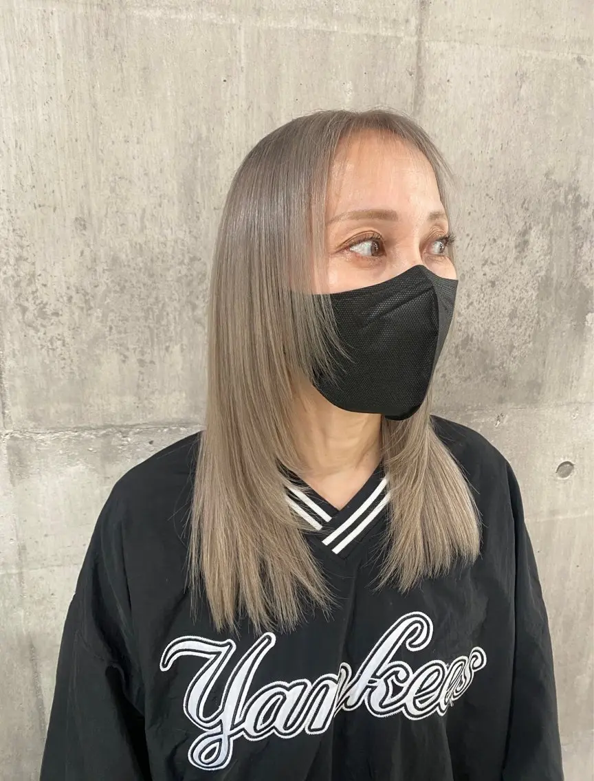 セミロング カラー ヘアアレンジ ヘアカラー 🌈【🎀ヘアデザイ ナー🎀】✨ノン✨のヘアスタイル