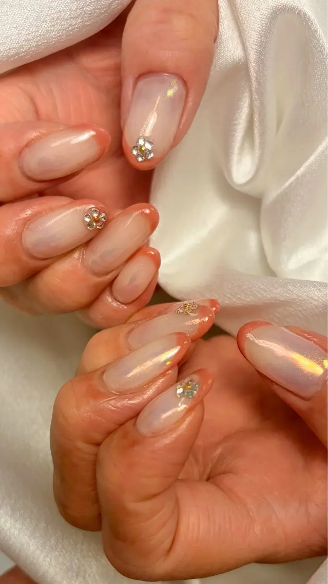 ネイル アートネイル ストーンネイル ハンドネイル nail salon BrooChillのネイルデザイン