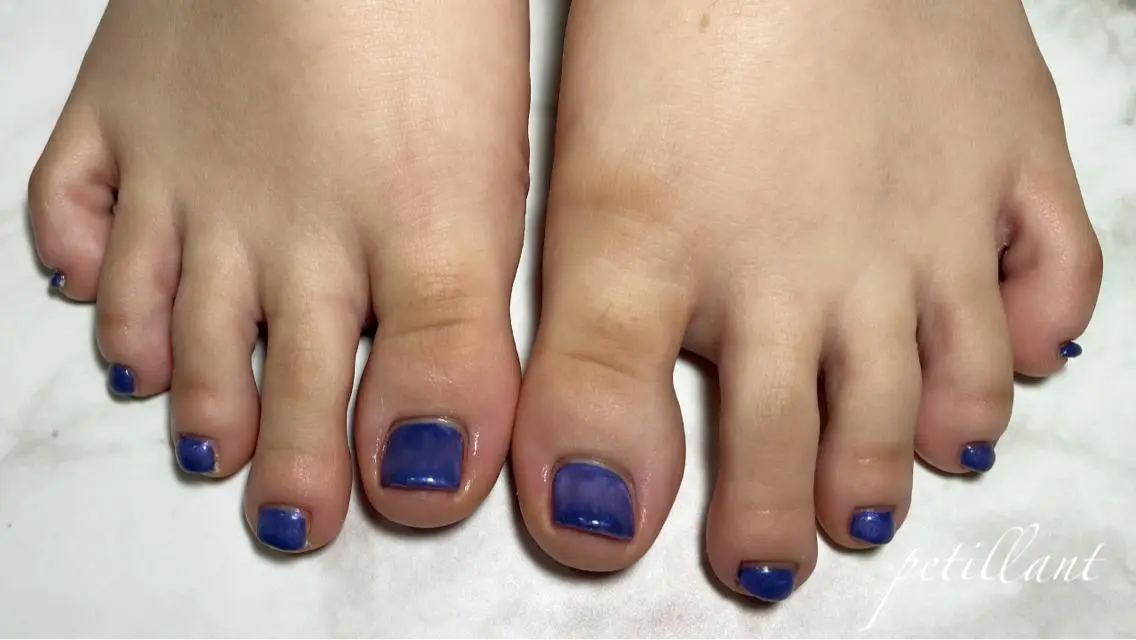 ネイル オーロラネイル ブルー クリアネイル フットネイル キラキラネイル nail salon petillantのネイルデザイン
