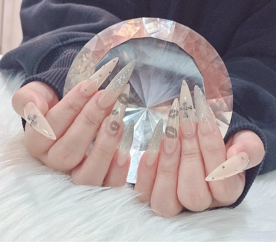 ネイル LoaChaton kaeのネイルデザイン