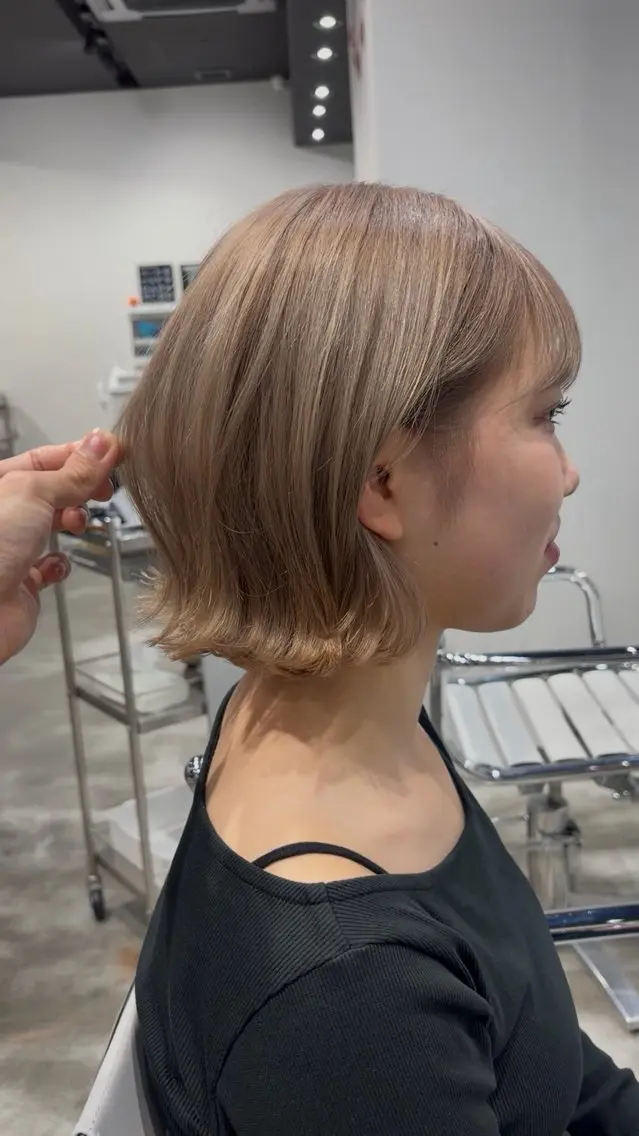 ショート ヘアカラー 三輪 隼大のヘアスタイル