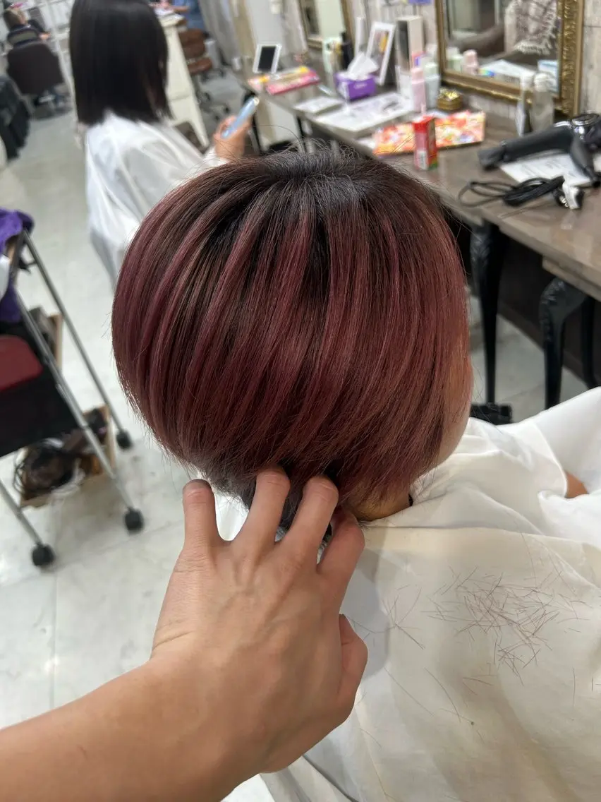 ショート カラー ハイトーン Arphyのヘアスタイル