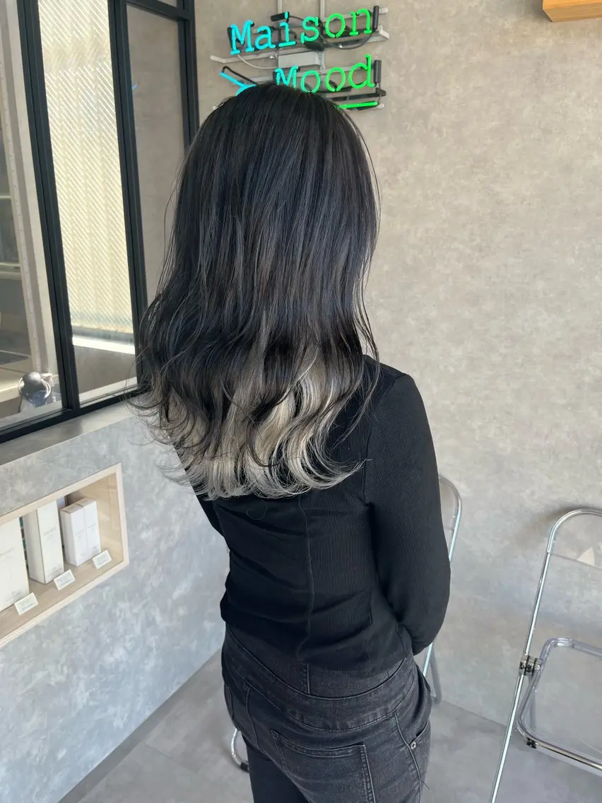 セミロング カラー アッシュ ベージュカラー 黒髪 ブリーチ ブルーカラー 長谷川 湧のヘアスタイル