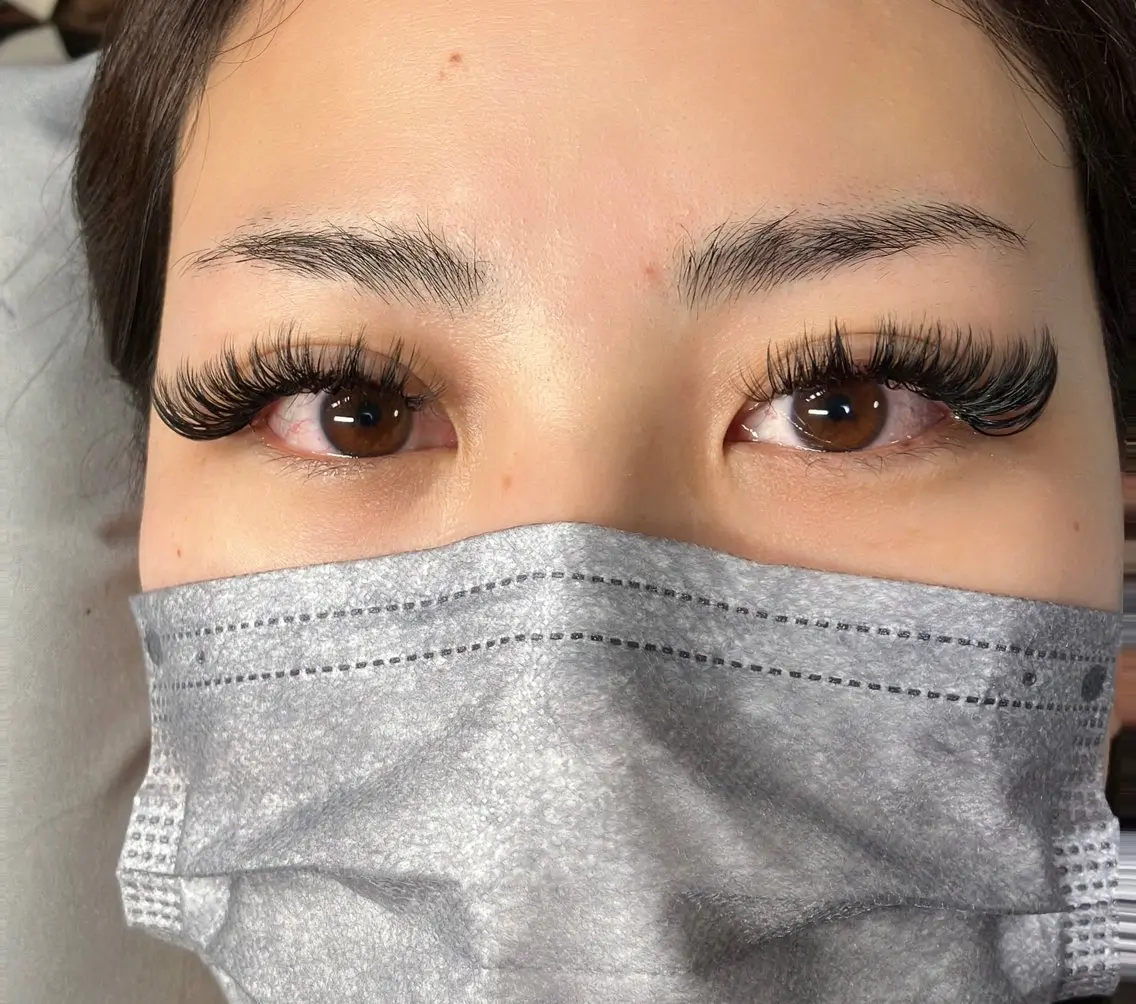 マツエク・マツパ 付け放題 目尻長め ボリュームラッシュ linda lashesのマツエク・マツパデザイン