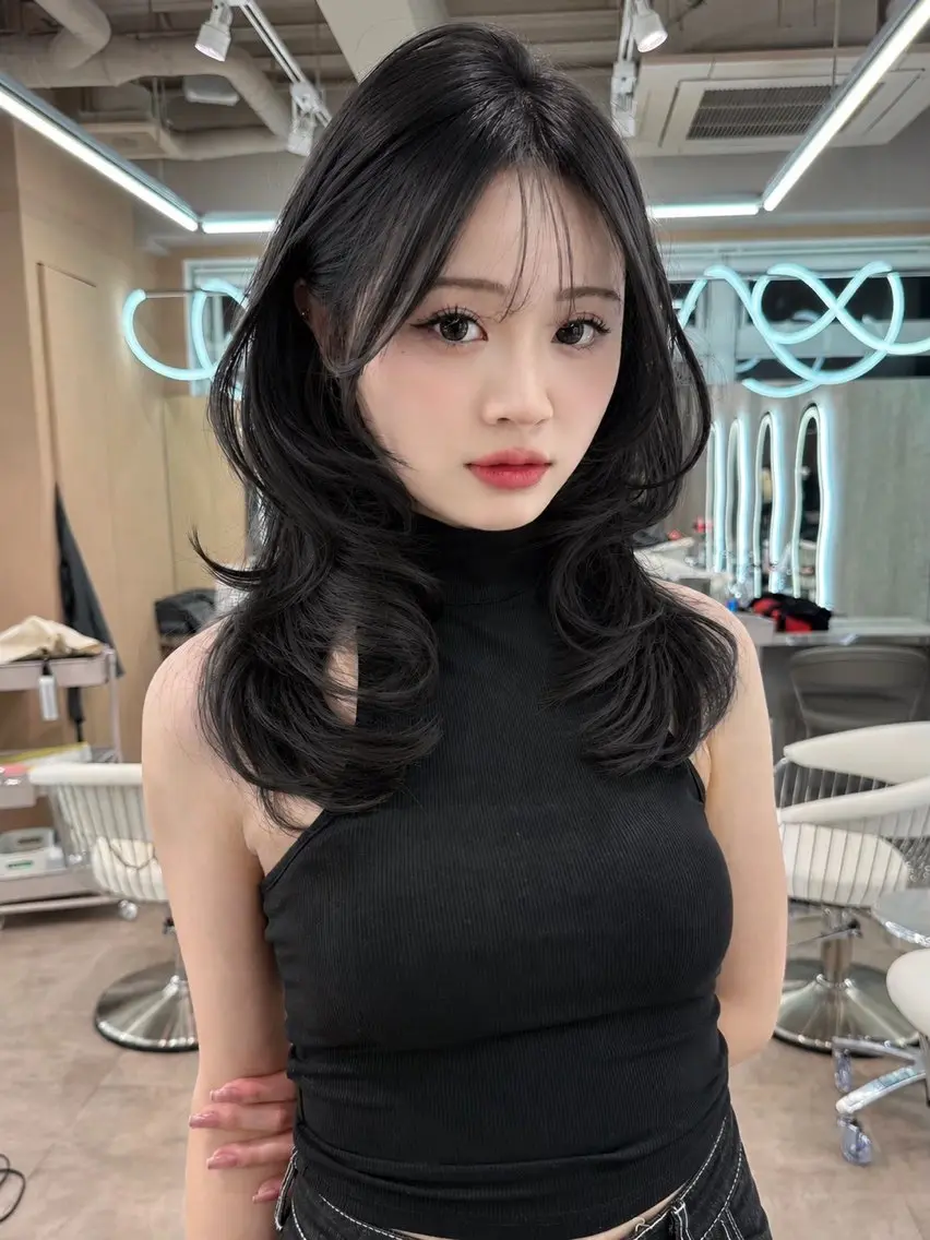 【🎀就活・実習人気No.1🎀】落ちる黒染めカラー🖤➕韓国レイヤーカット✂️➕1stepTR🫧の写真