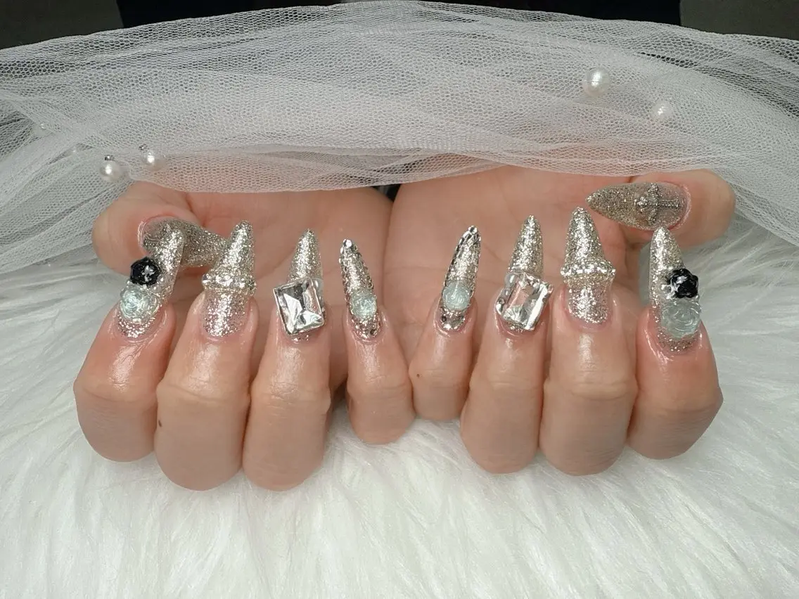 ネイル 長さ出し ガーリー 韓国ネイル ロングネイル 持ち込み ハンドネイル Nami nail salonのネイルデザイン