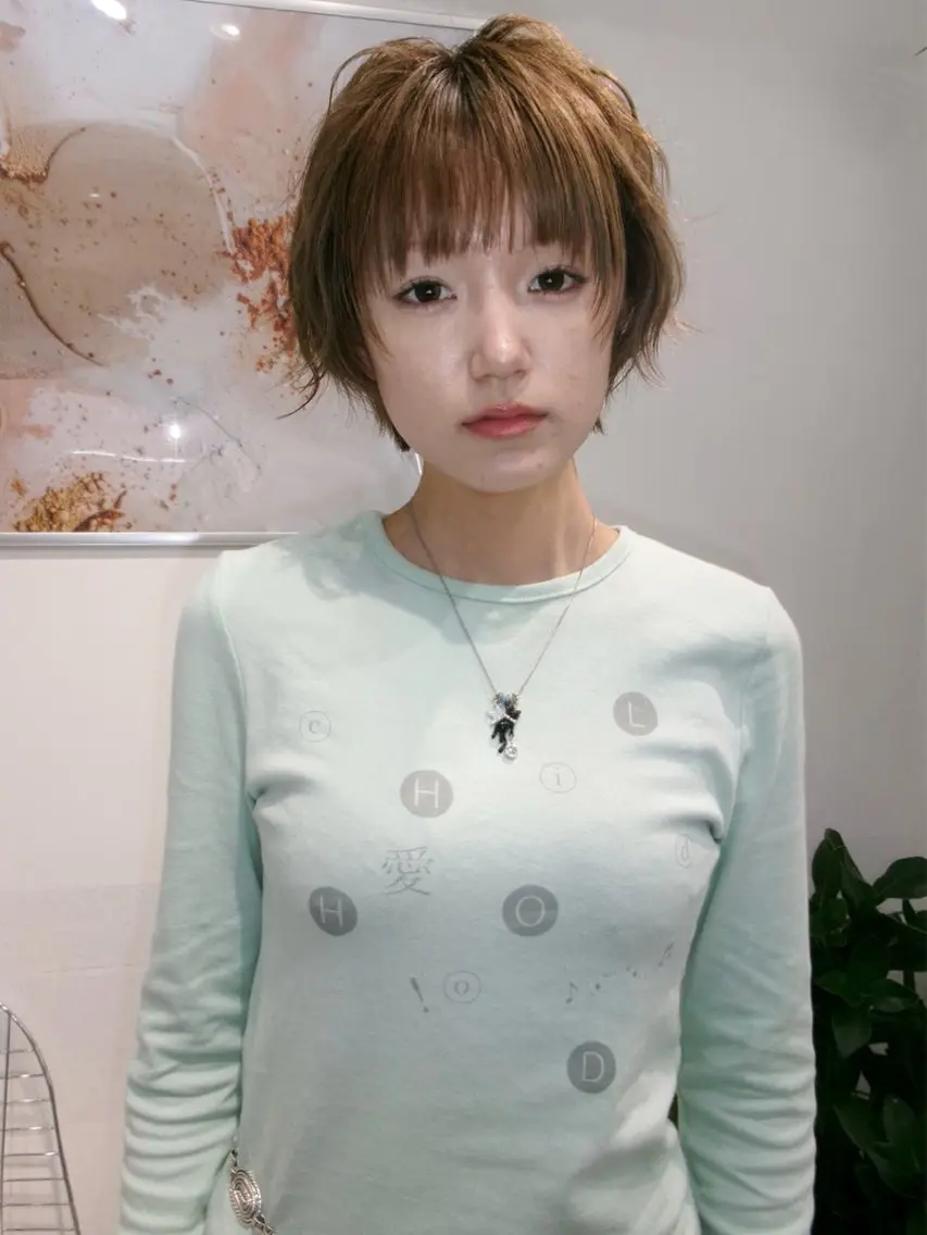 ショート カラー 神崎 琴音のヘアスタイル