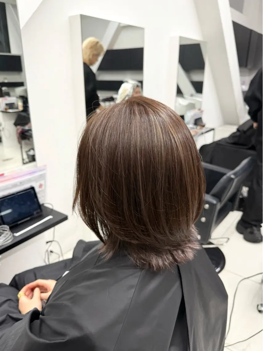 【2名限定‼️白髪が気になる方におすすめ✨】🤍白髪ぼかしハイライト🩶の写真