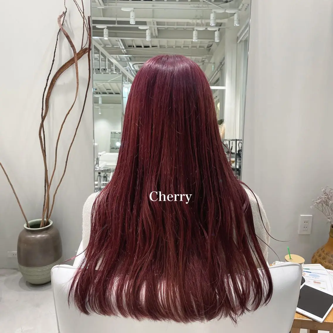 ロング カラー ブリーチ ピンクカラー 峯崎 葵のヘアスタイル