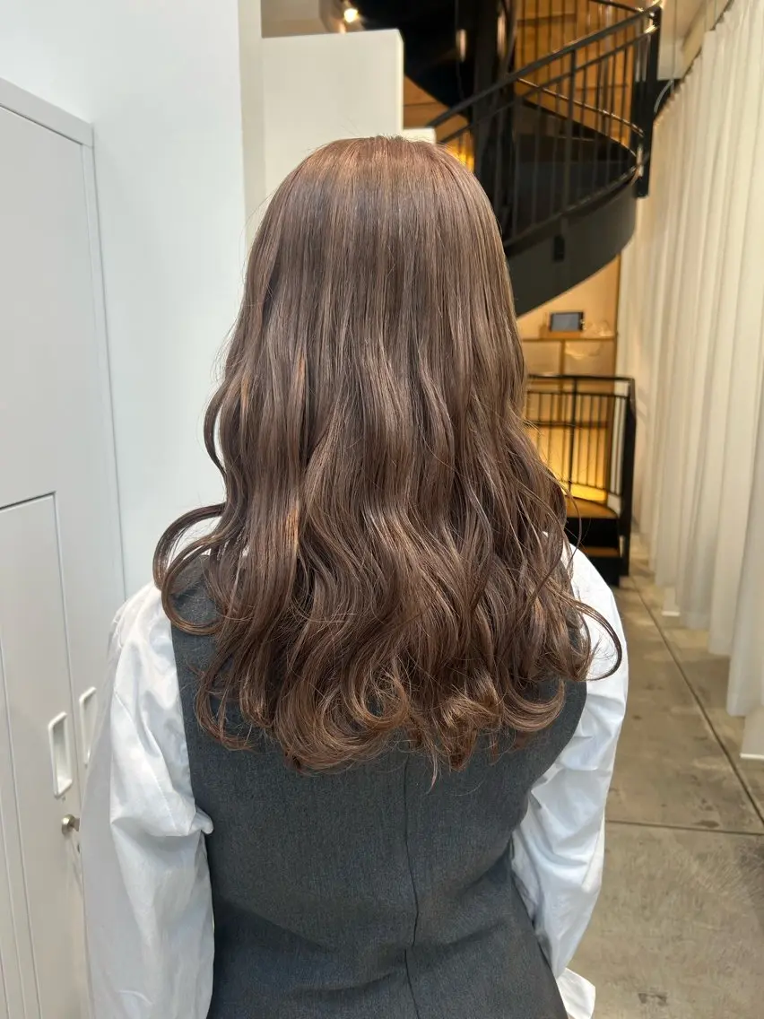 ロング カラー ヘアアレンジ ブリーチ カット ヘアカラー トリートメント yuka .のヘアスタイル