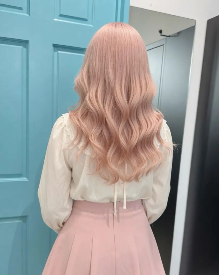 セミロング カラー ヘアアレンジ ベージュカラー ブリーチ ケアブリーチ ケアカラー デザインカラー ヘアカラー ハイトーン特化🤍 浦住のヘアスタイル