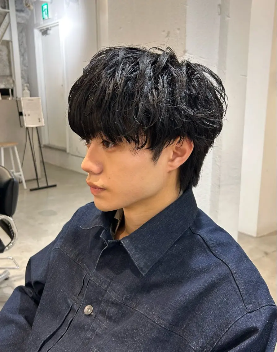 パーマ メンズ ビジネス センターパート フェードカット フェザーパーマ メンズ韓国風 カット パーマ メンズ清潔感のプロ 💈メンズパーマ藤田のヘアスタイル