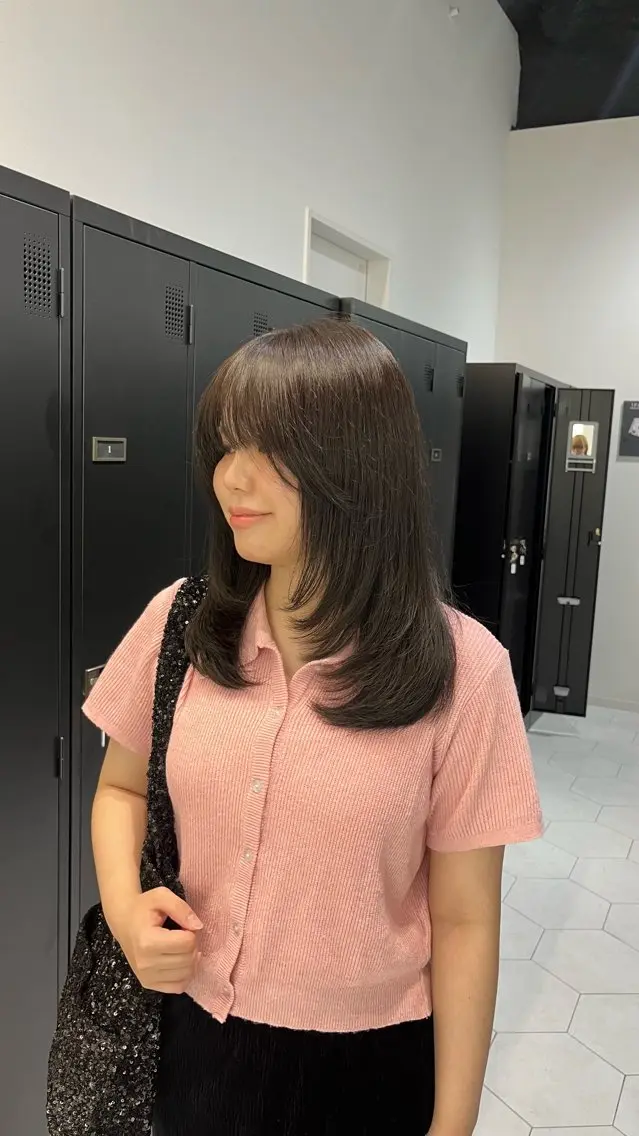 ミディアム レイヤーカット カット 石塚 瑛里菜のヘアスタイル