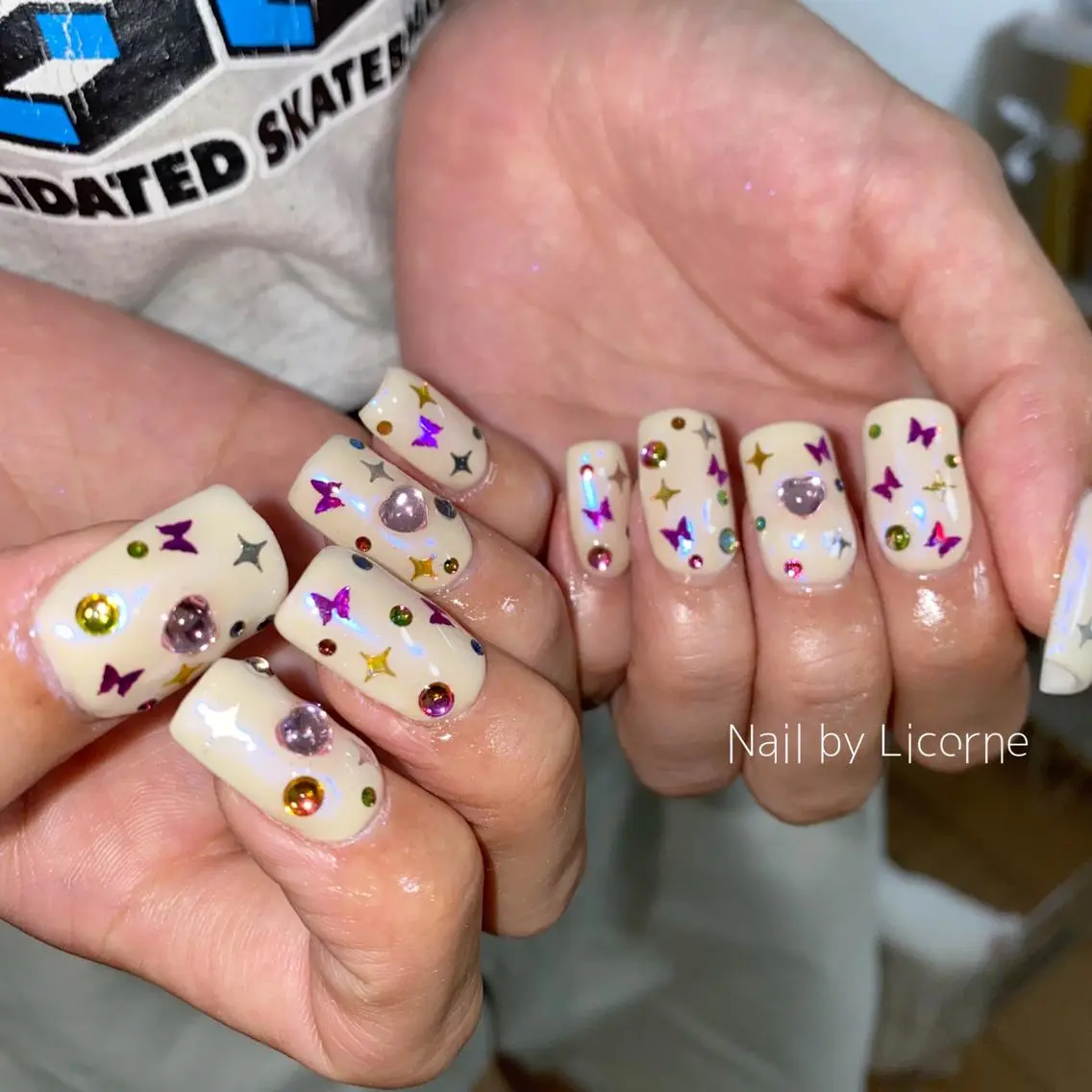 ネイル アートネイル オーロラネイル フレンチネイル 氷ネイル・うるうるネイル マグネットネイル ハンドネイル Nail by Licorneのネイルデザイン