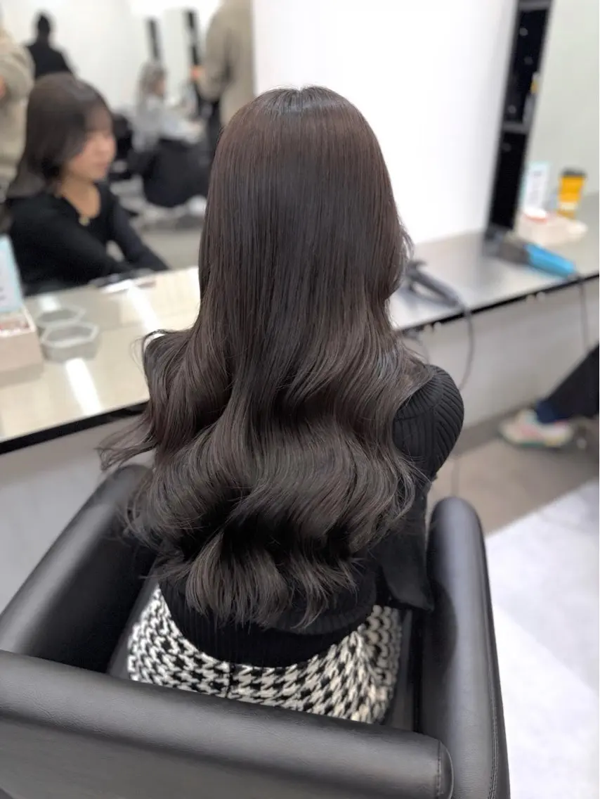 ロング ケアカラー カット ヘアカラー トリートメント 髪質改善× ブリーチなしyutoのヘアスタイル