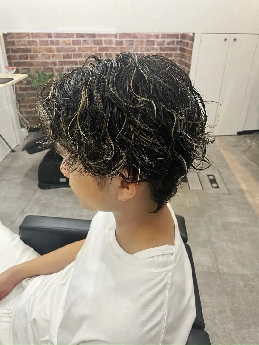ショート カラー パーマ メンズ メンズハイライト メンズメッシュ ハイライトカラー メッシュ ハイライト 💈メンズパーマ &ハイライト南谷💈のヘアスタイル