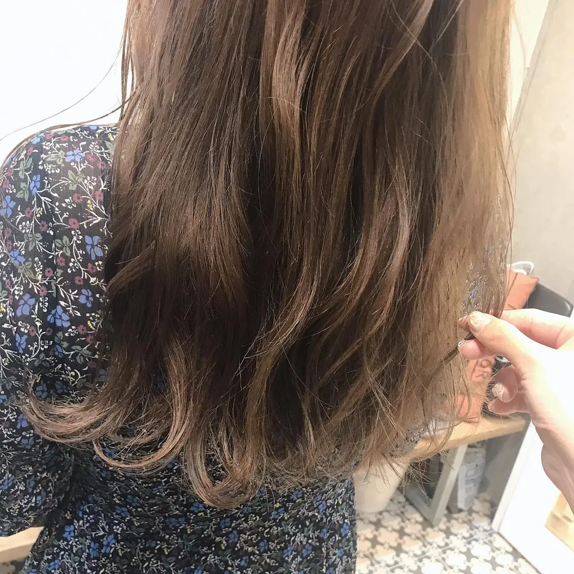 ロング カラー ベージュカラー ブリーチ ミルクティーベージュ ブリーチなしカラー 韓国ヘア☁️ mitsukiのヘアスタイル