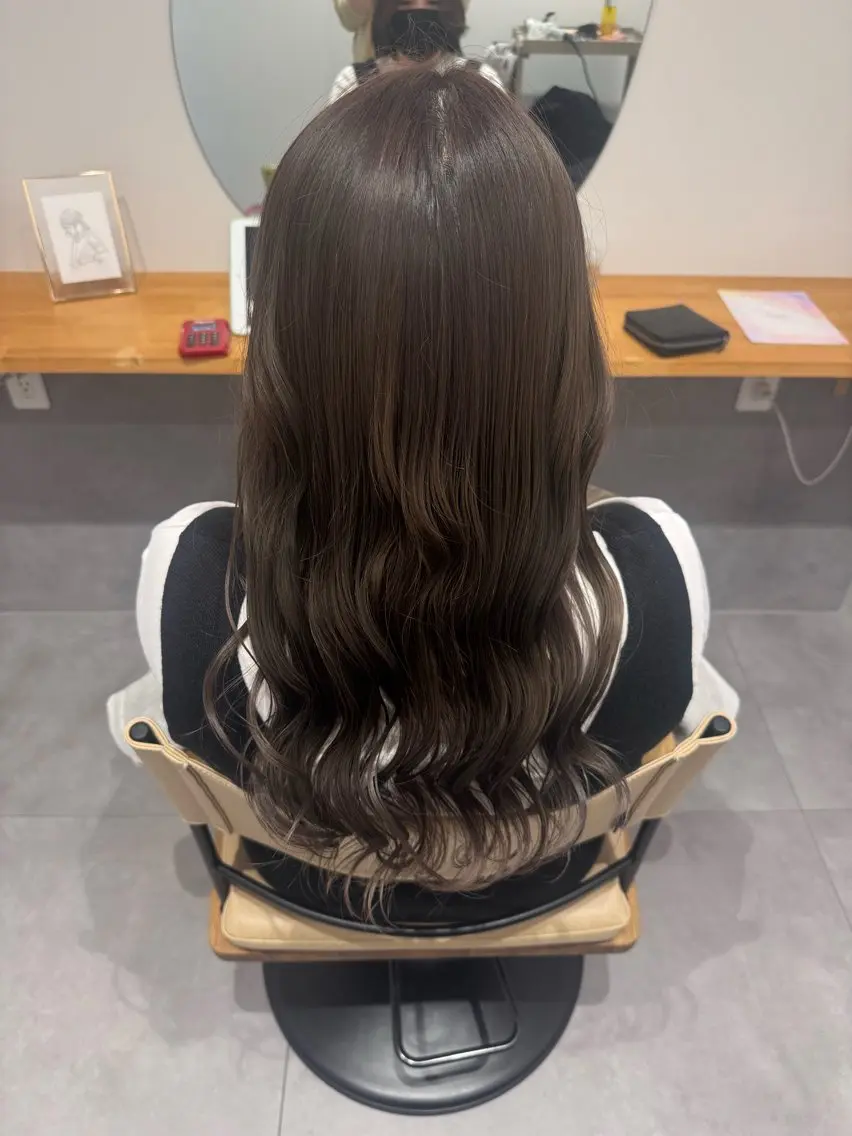 カラー 坪井 れあのヘアスタイル