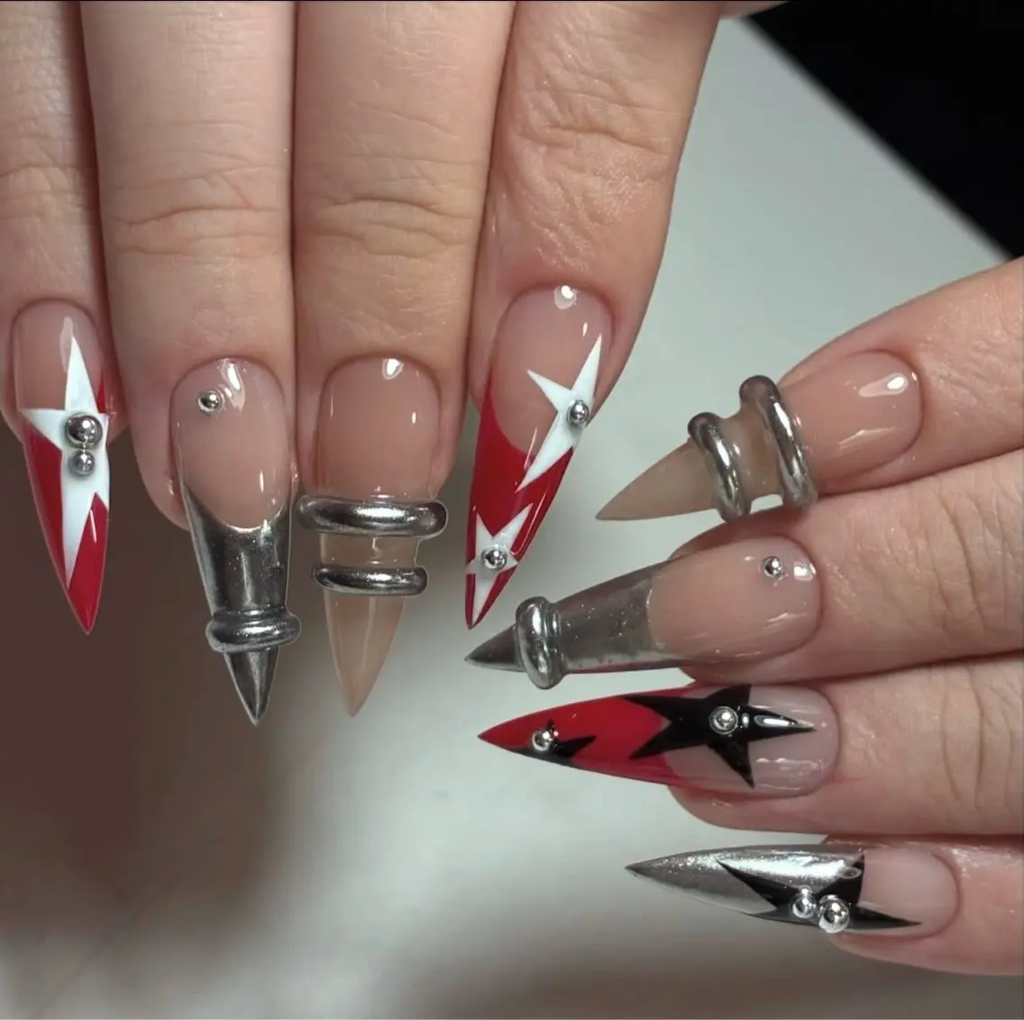ネイル ハンドネイル HAPPI NAIL CALINのネイルデザイン