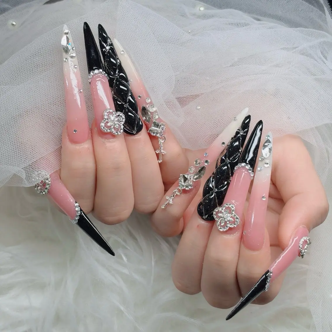 ネイル フットネイル フレンチネイル グラデーション 韓国ネイル ロングネイル ハンドネイル Hani Nail Salonのネイルデザイン