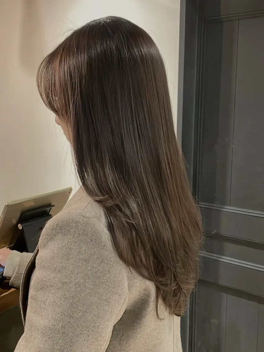 ロング カラー グレージュ レイヤーカット カット 縮毛矯正 トリートメント marika/ボブ /透明感カラーのヘアスタイル