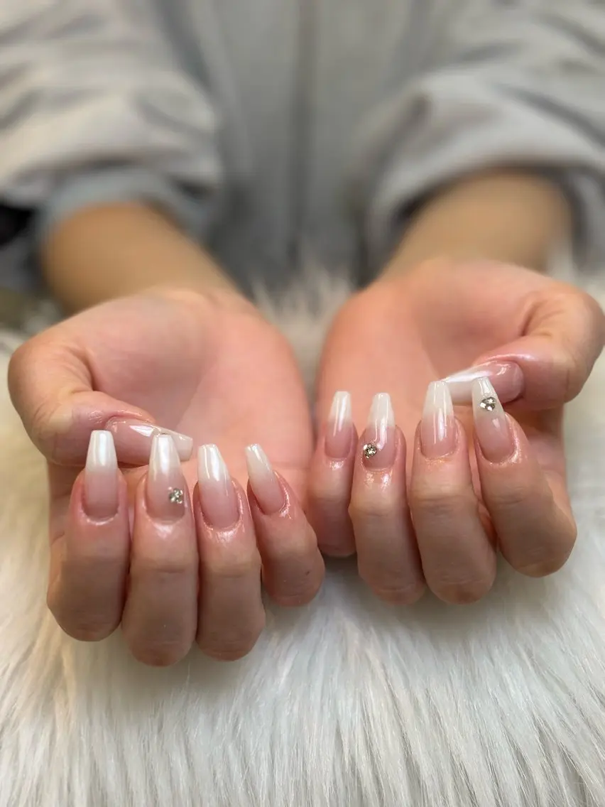 ネイル グラデーション キラキラネイル ワンカラーネイル 冬ネイル Jenn Nail Salonのネイルデザイン