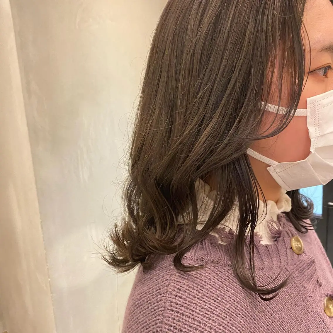 ミディアム ヘアカラー トリートメント 新宿/顔周りカット +レイヤー=しずく♩のヘアスタイル