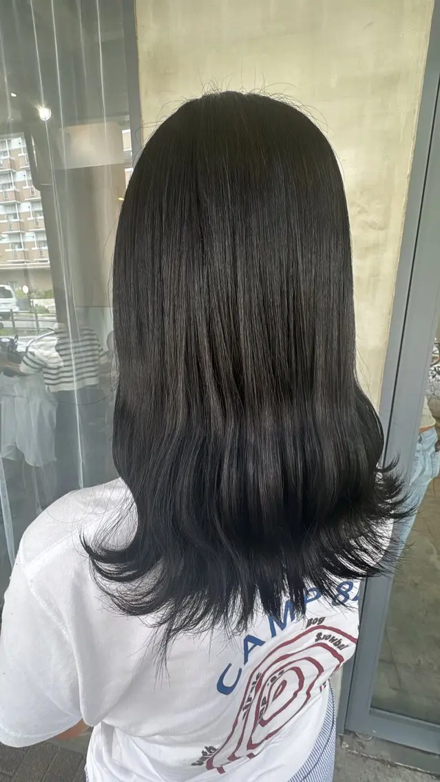 セミロング カラー Mayuka 🩶のヘアスタイル