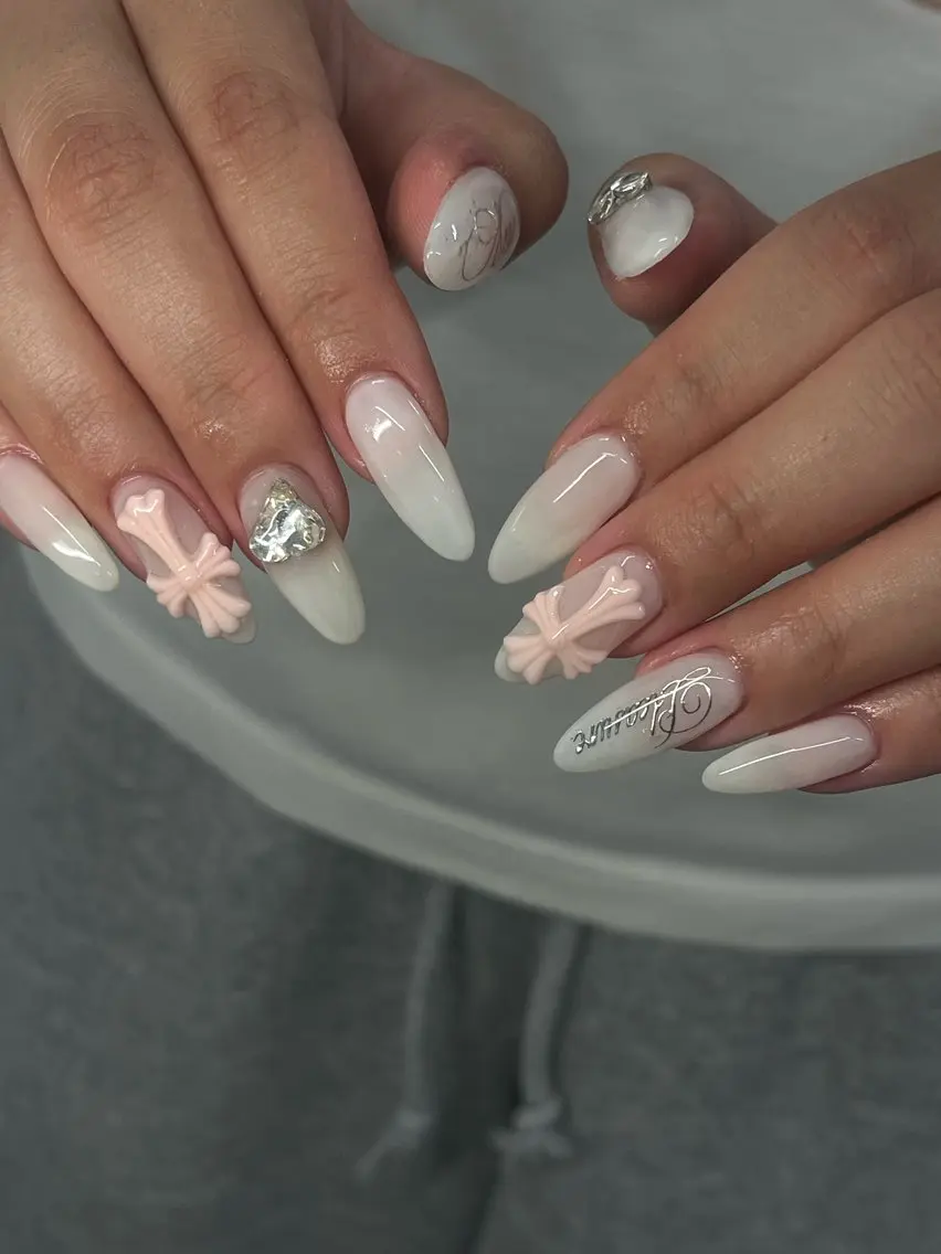 ネイル シルバー ハンドネイル schon 🎀saraのネイルデザイン