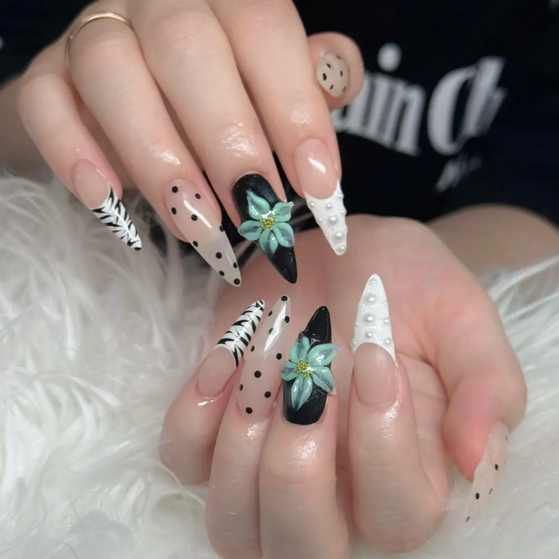 ネイル ロングネイル マグネットネイル リボン 夏ネイル スーパーロングネイル ハンドネイル Hani Nail Salonのネイルデザイン