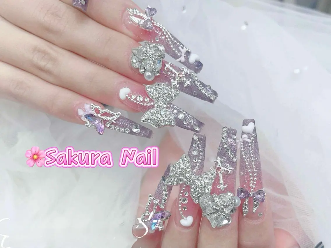 ネイル アートネイル オーロラネイル ボルドー チークネイル フレンチネイル ハンドネイル Sakura Nail Salonのネイルデザイン